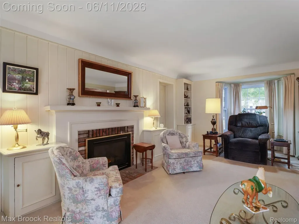 385 Golf View Boulevard Birmingham City MI 48009