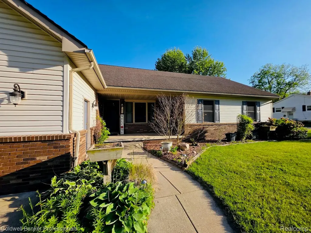 412 Rosette Street Holly Village MI 48442