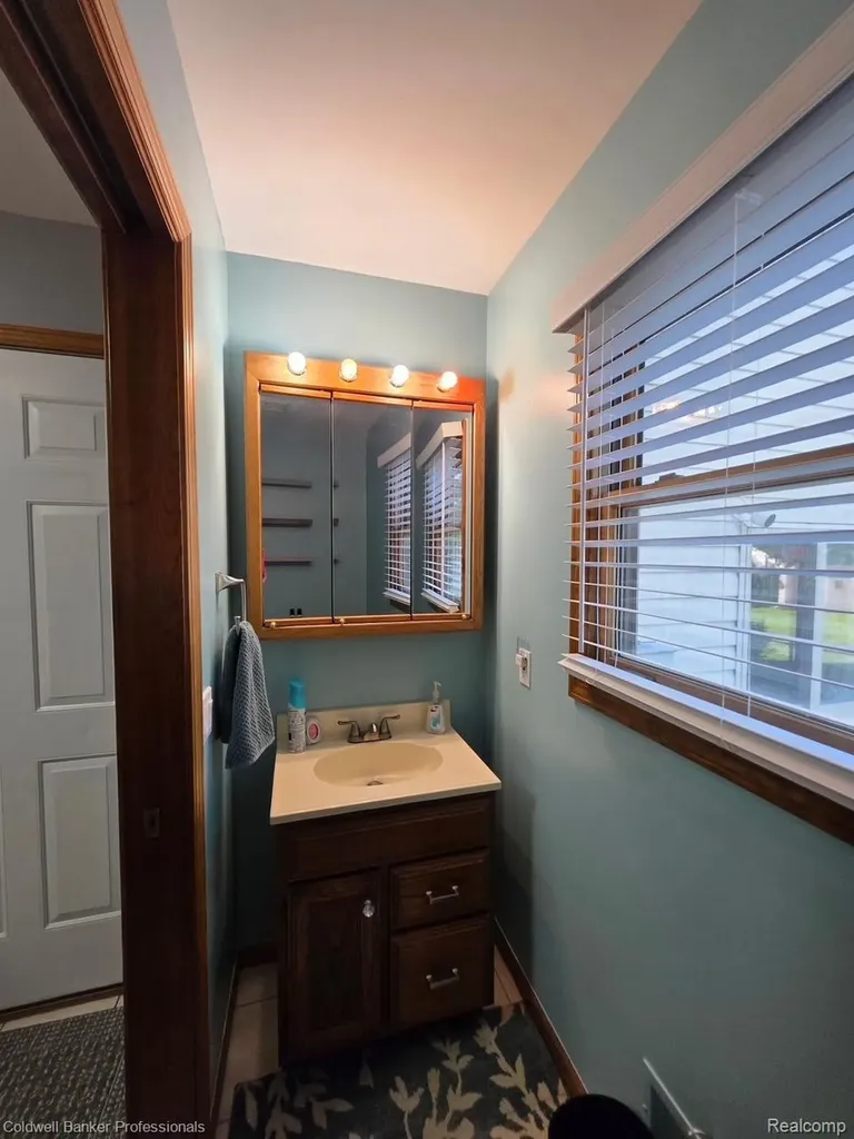 412 Rosette Street Holly Village MI 48442