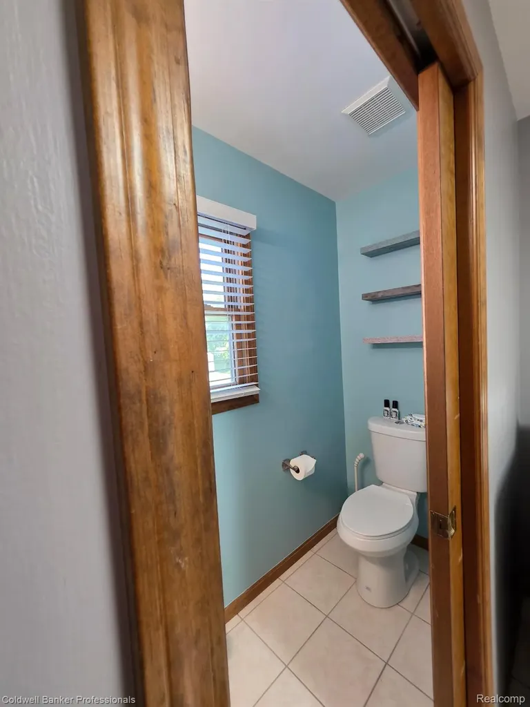 412 Rosette Street Holly Village MI 48442