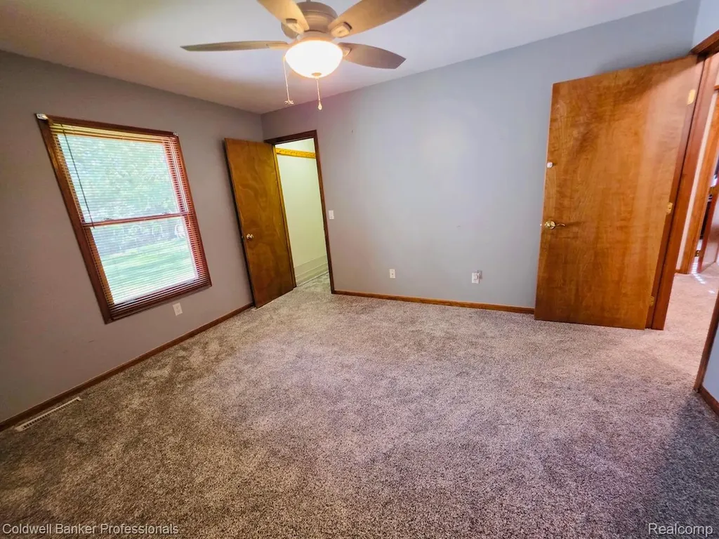 412 Rosette Street Holly Village MI 48442