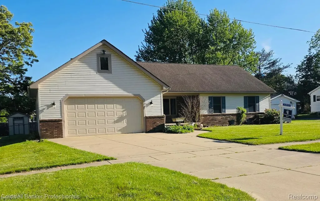 412 Rosette Street Holly Village MI 48442