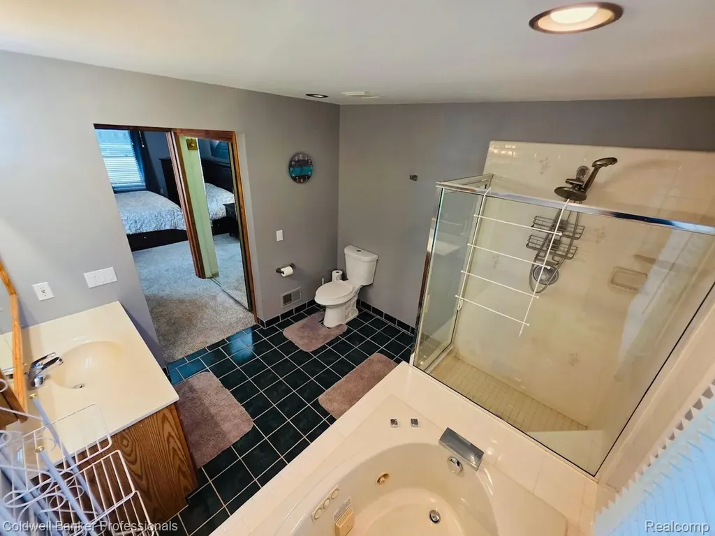 412 Rosette Street Holly Village MI 48442