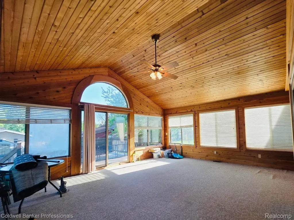 412 Rosette Street Holly Village MI 48442