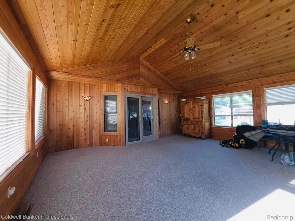 412 Rosette Street Holly Village MI 48442
