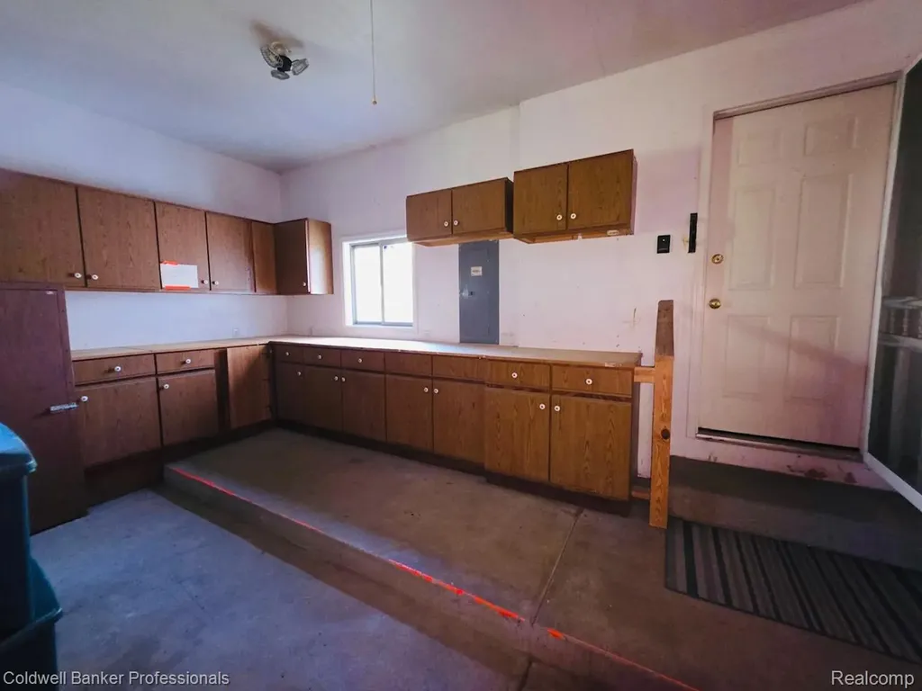 412 Rosette Street Holly Village MI 48442