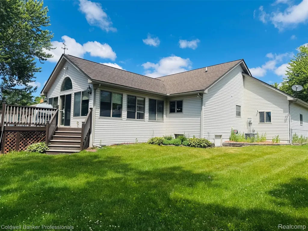 412 Rosette Street Holly Village MI 48442