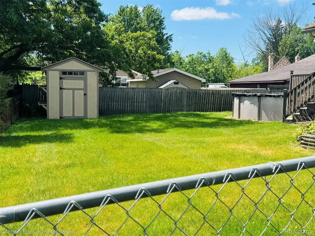 412 Rosette Street Holly Village MI 48442