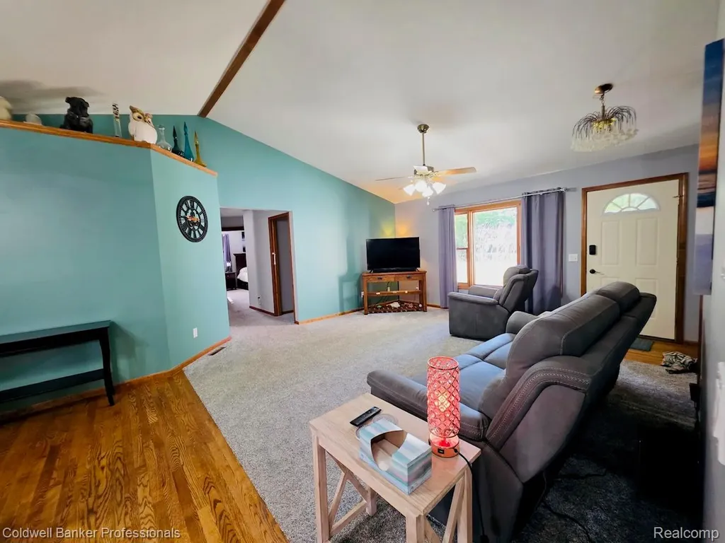 412 Rosette Street Holly Village MI 48442