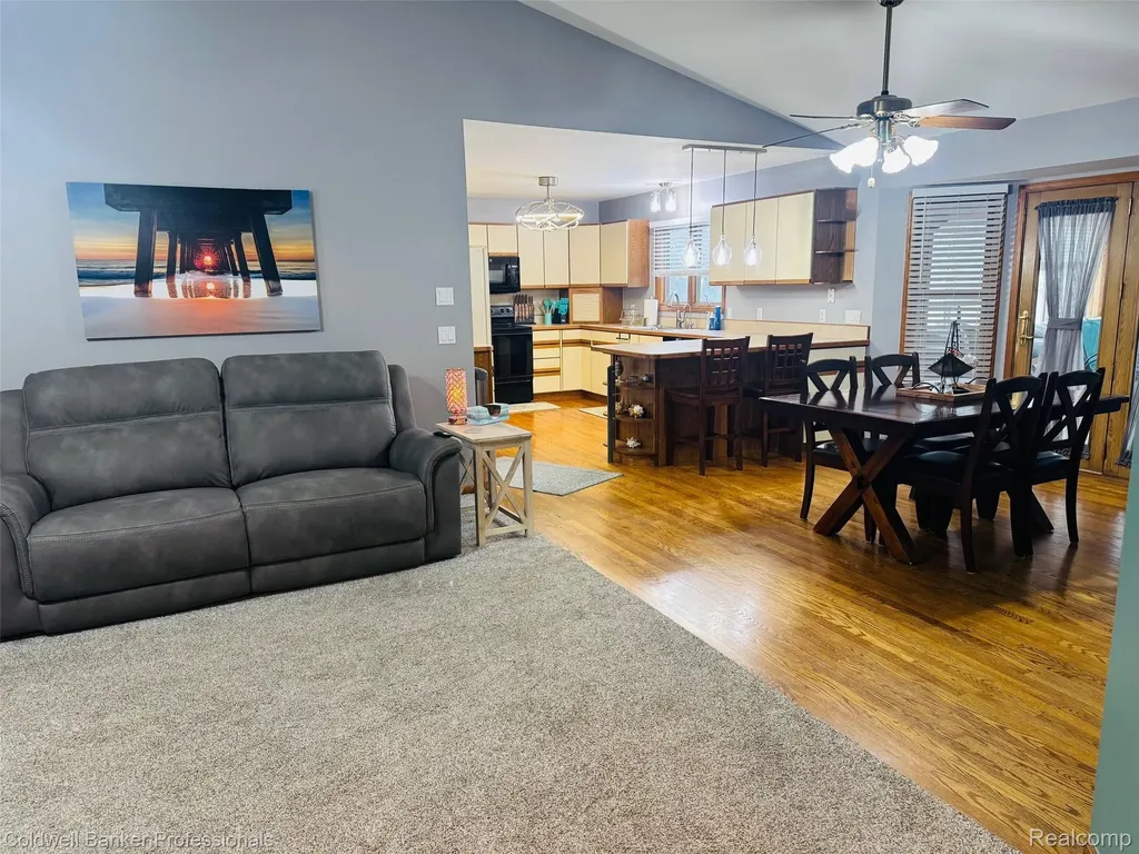 412 Rosette Street Holly Village MI 48442