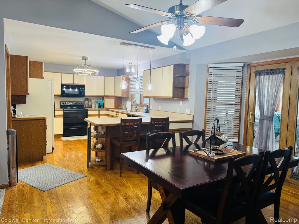 412 Rosette Street Holly Village MI 48442