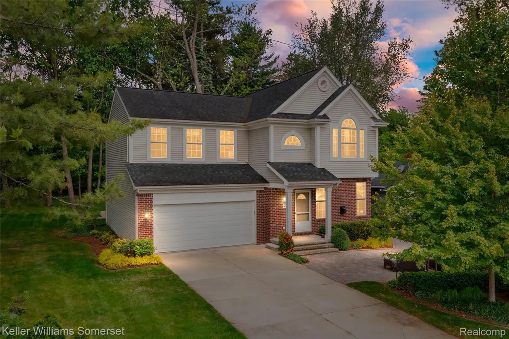 2480 Burleigh Street West Bloomfield Charter Township MI 48324