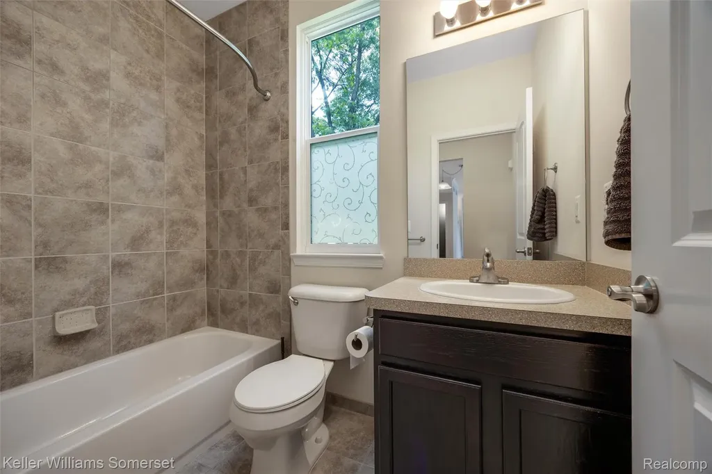 2480 Burleigh Street West Bloomfield Charter Township MI 48324