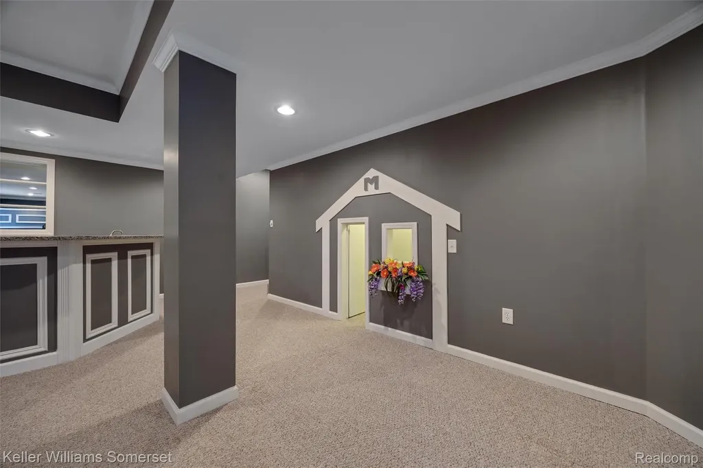 2480 Burleigh Street West Bloomfield Charter Township MI 48324