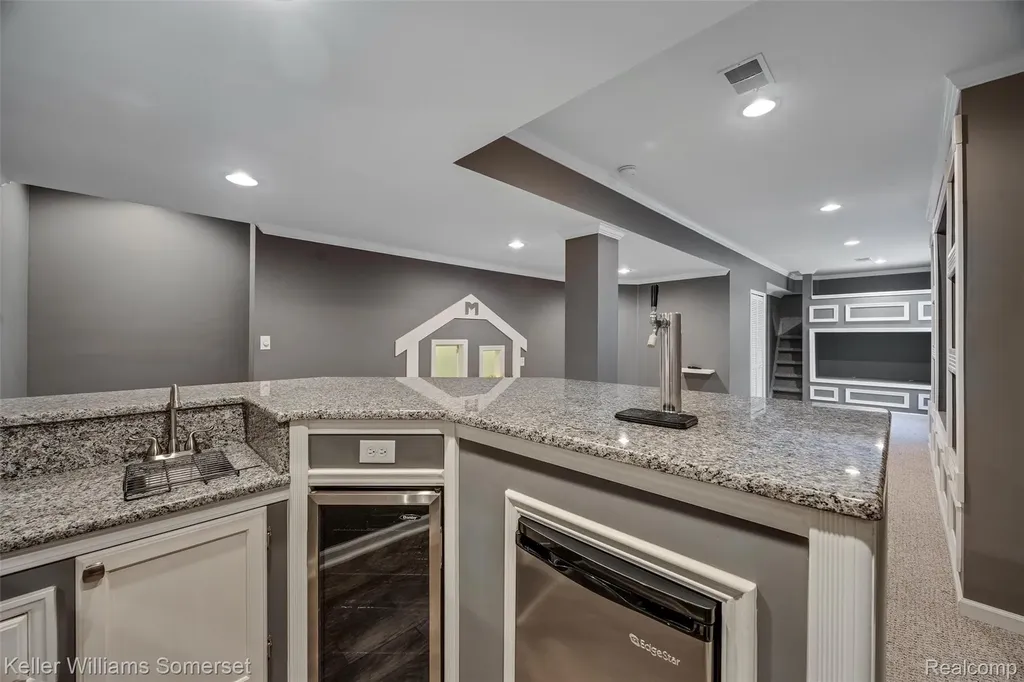 2480 Burleigh Street West Bloomfield Charter Township MI 48324