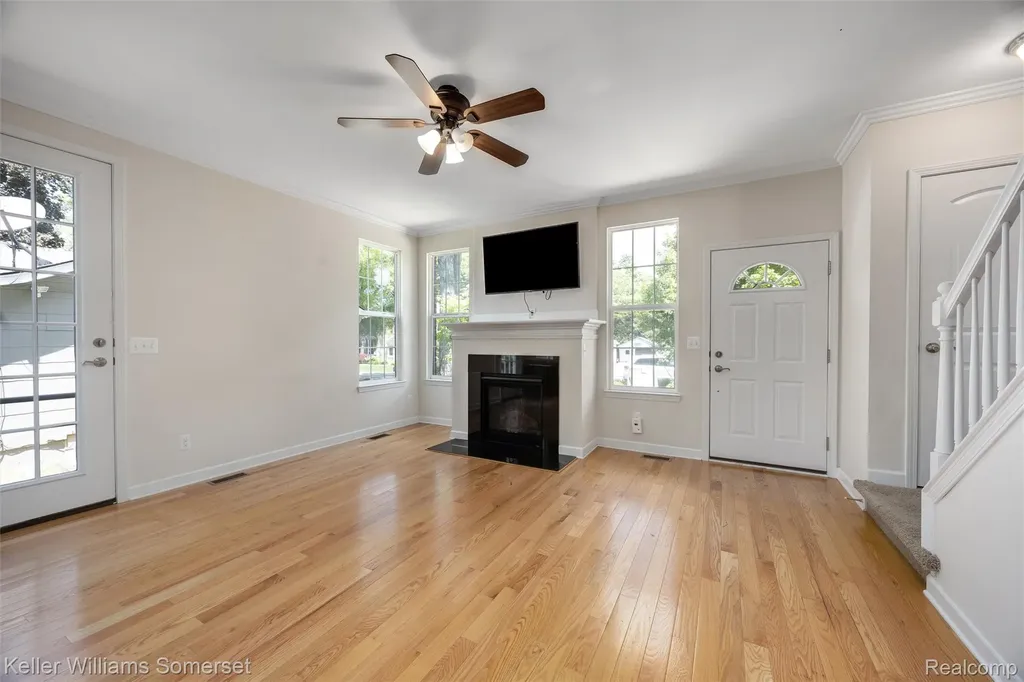 2480 Burleigh Street West Bloomfield Charter Township MI 48324