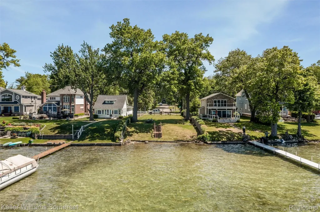 2480 Burleigh Street West Bloomfield Charter Township MI 48324