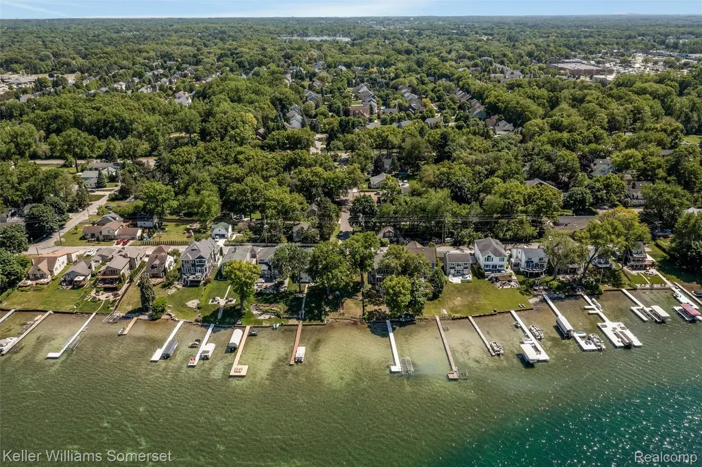 2480 Burleigh Street West Bloomfield Charter Township MI 48324
