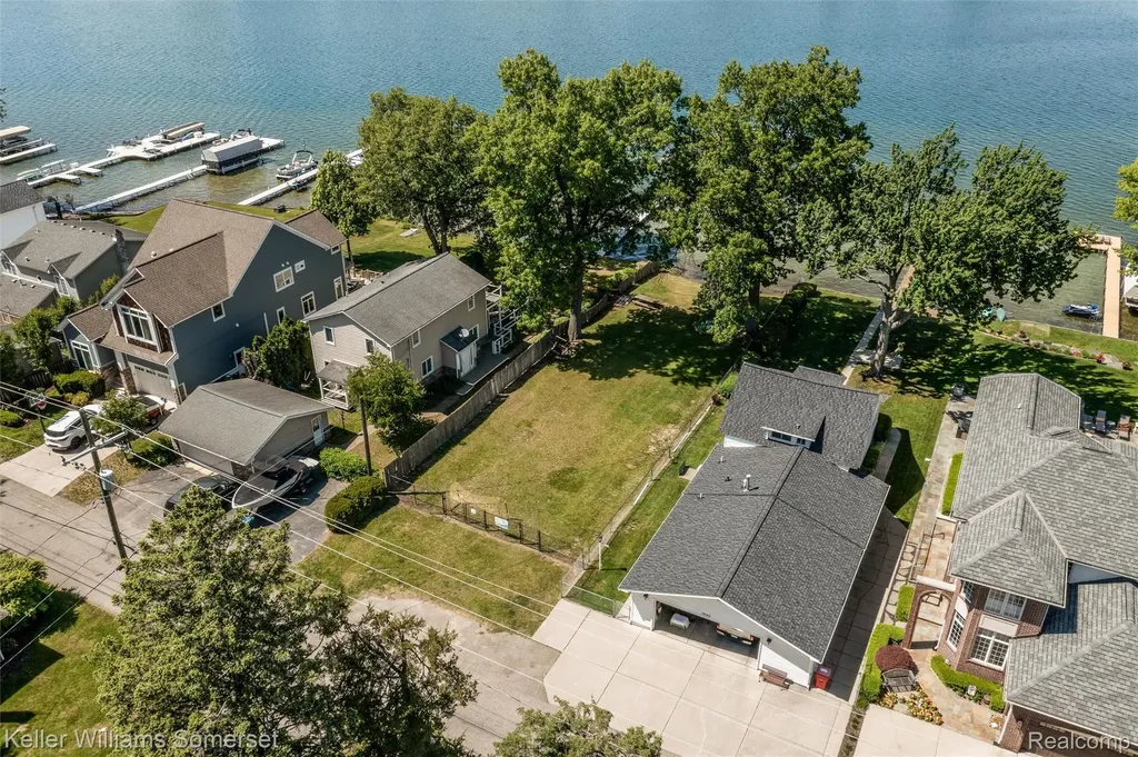 2480 Burleigh Street West Bloomfield Charter Township MI 48324