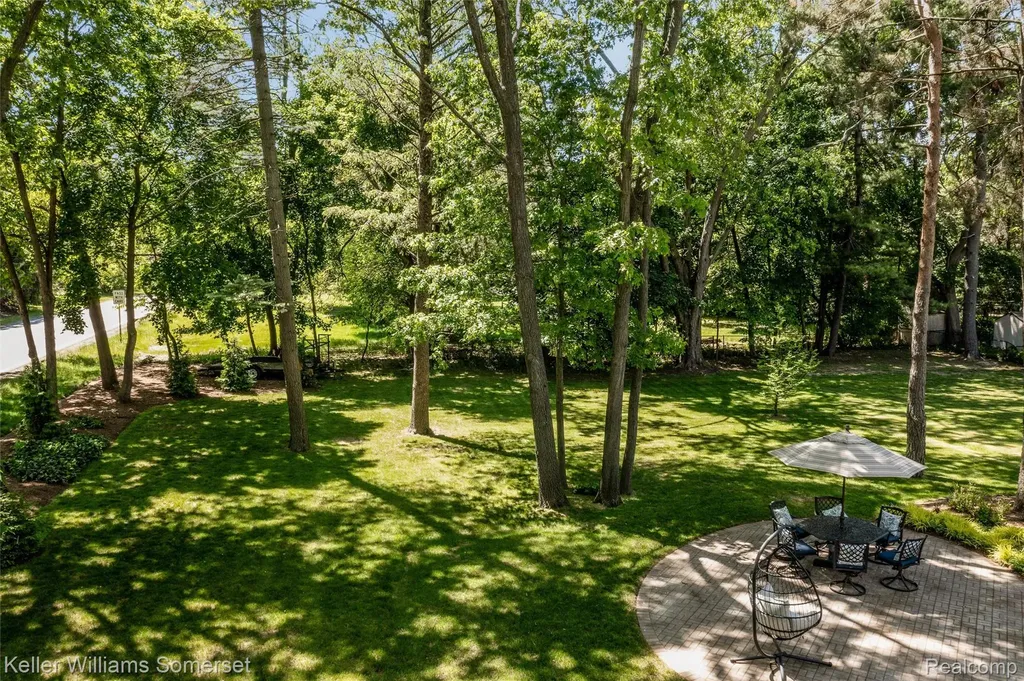 2480 Burleigh Street West Bloomfield Charter Township MI 48324