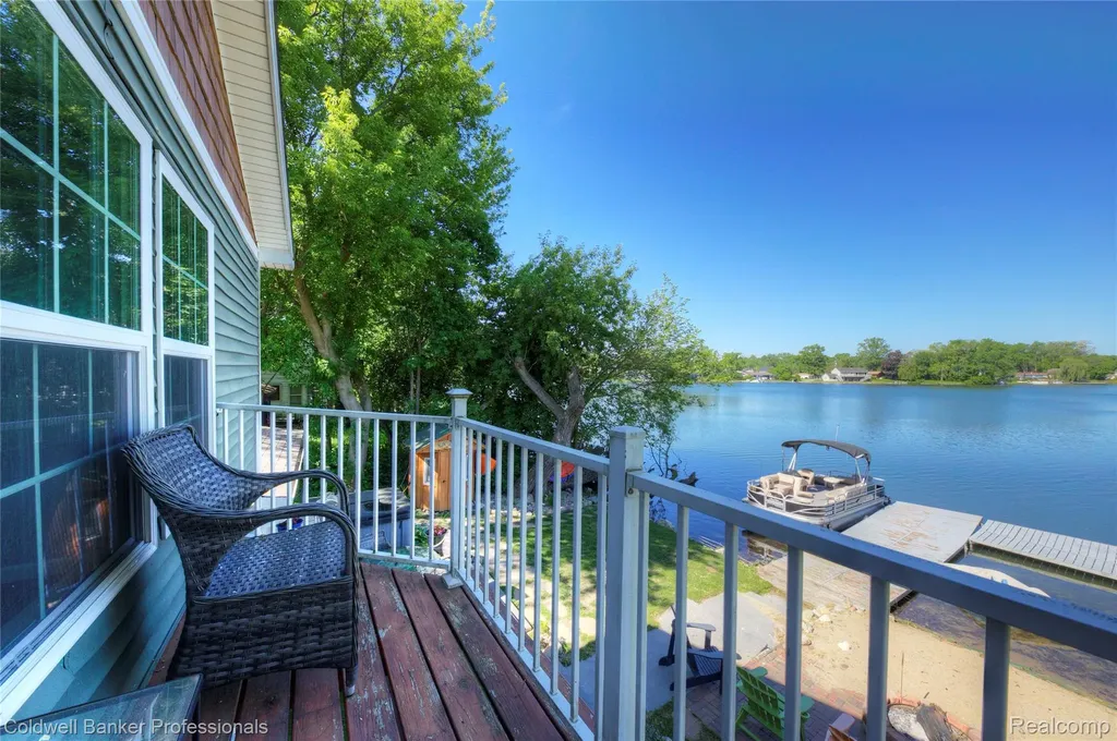 1000 Round Lake Road White Lake Charter Township MI 48386