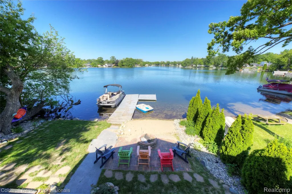 1000 Round Lake Road White Lake Charter Township MI 48386