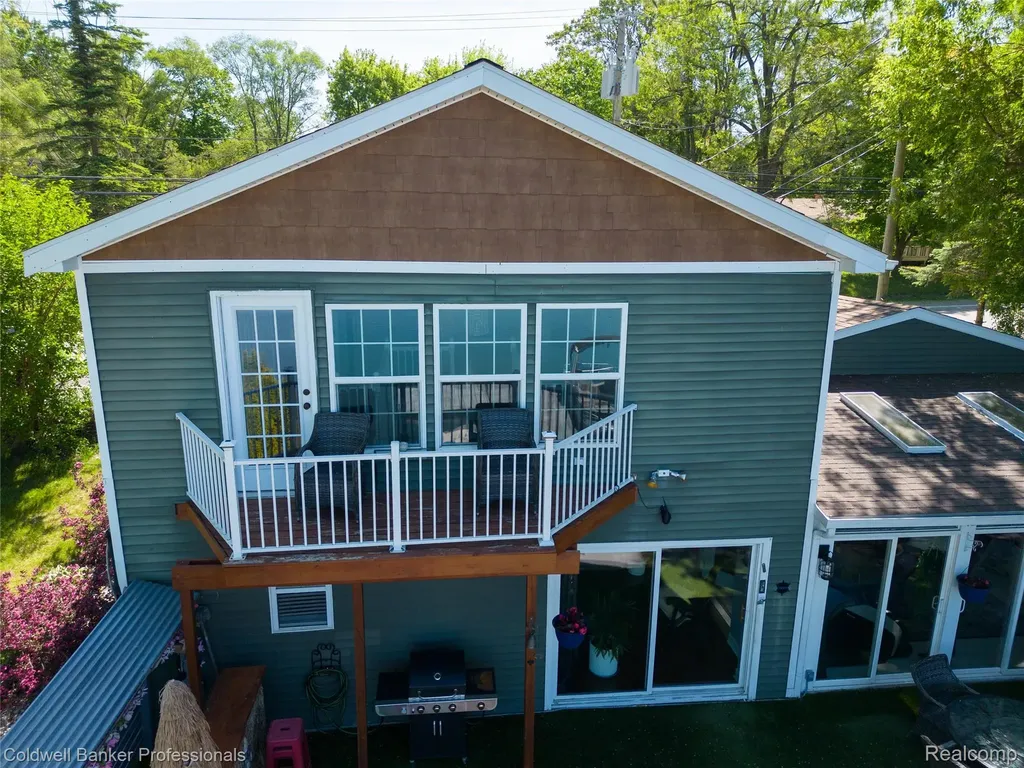 1000 Round Lake Road White Lake Charter Township MI 48386