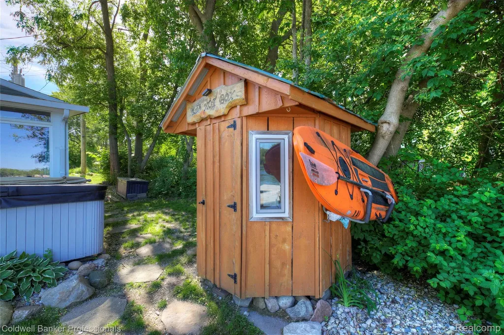 1000 Round Lake Road White Lake Charter Township MI 48386