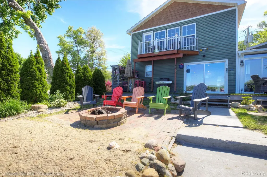 1000 Round Lake Road White Lake Charter Township MI 48386