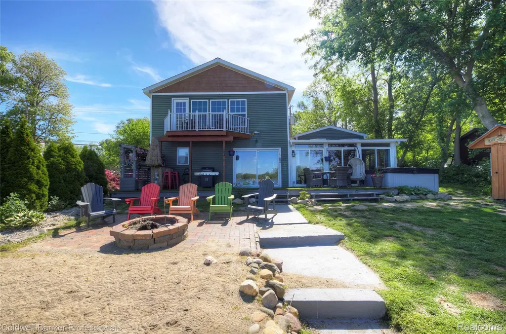 1000 Round Lake Road White Lake Charter Township MI 48386