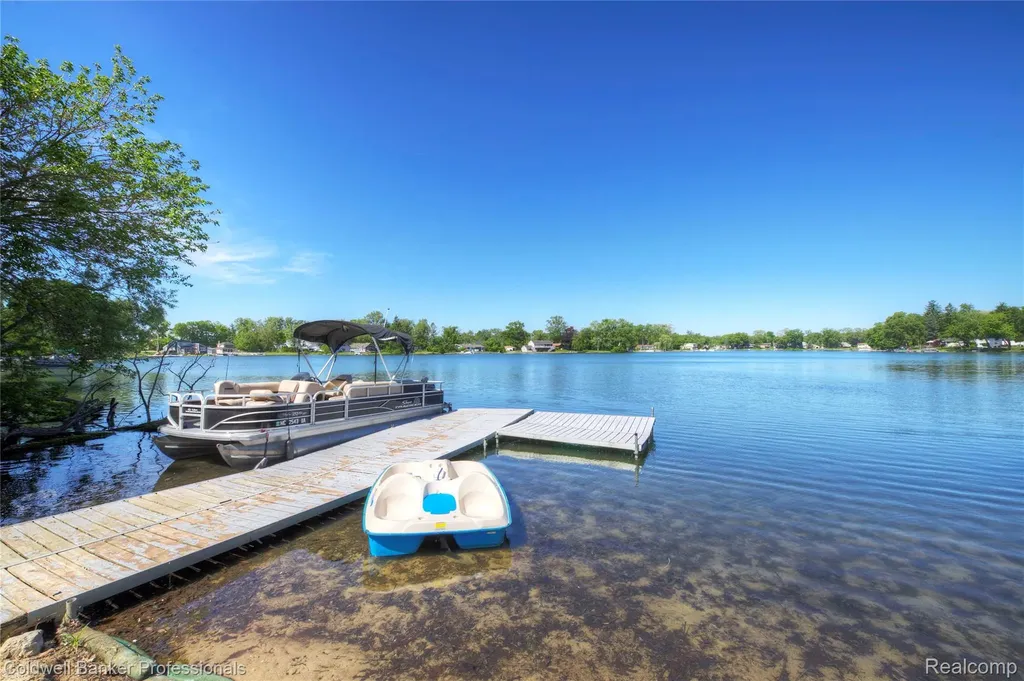 1000 Round Lake Road White Lake Charter Township MI 48386