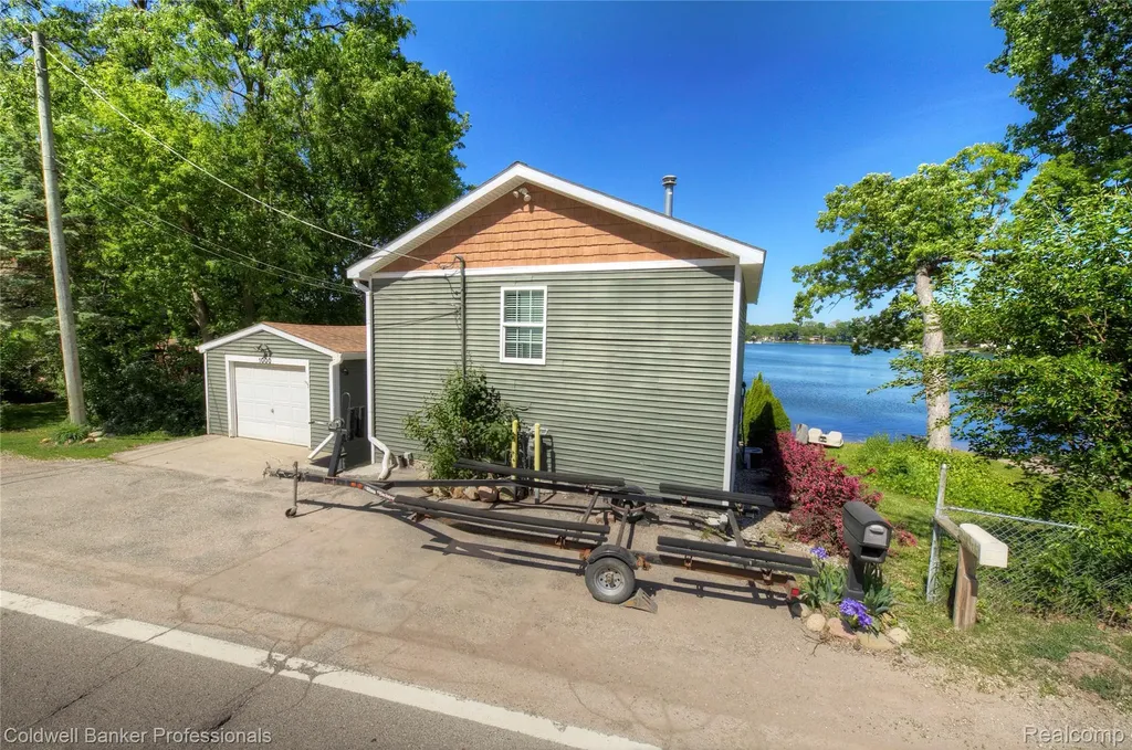 1000 Round Lake Road White Lake Charter Township MI 48386