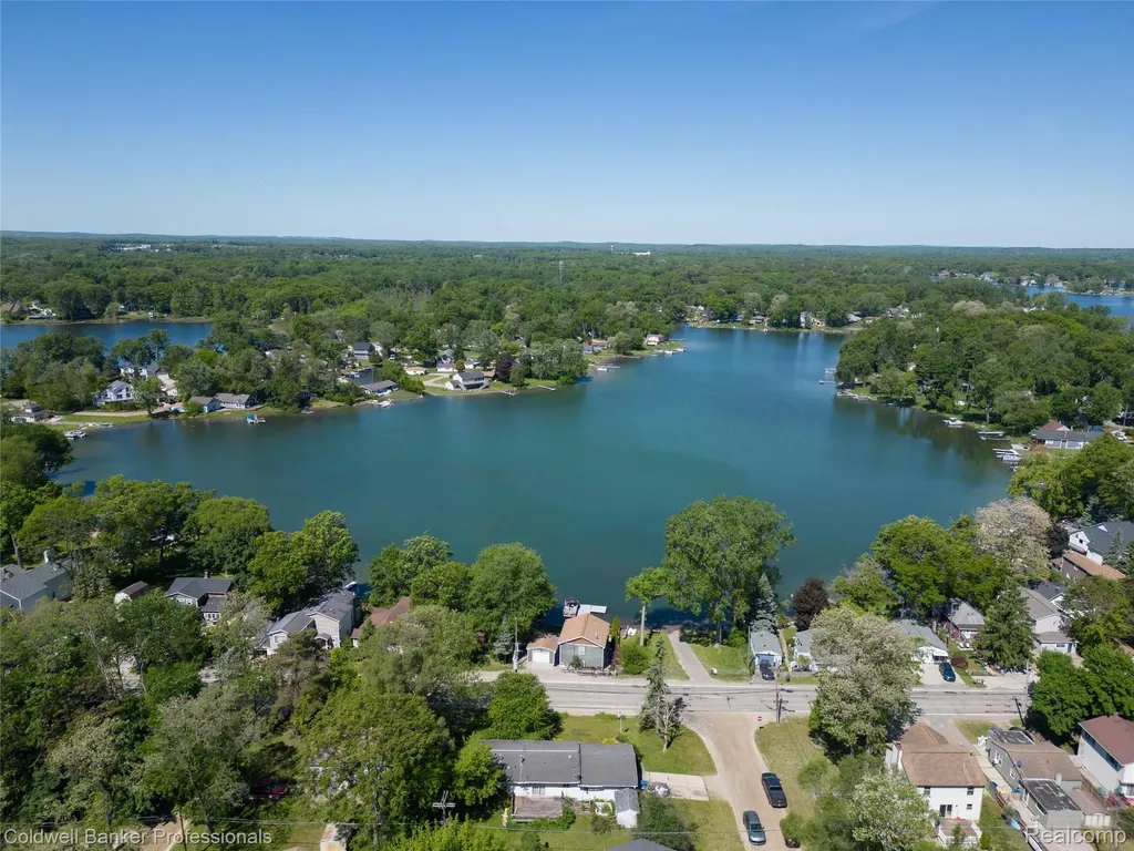 1000 Round Lake Road White Lake Charter Township MI 48386