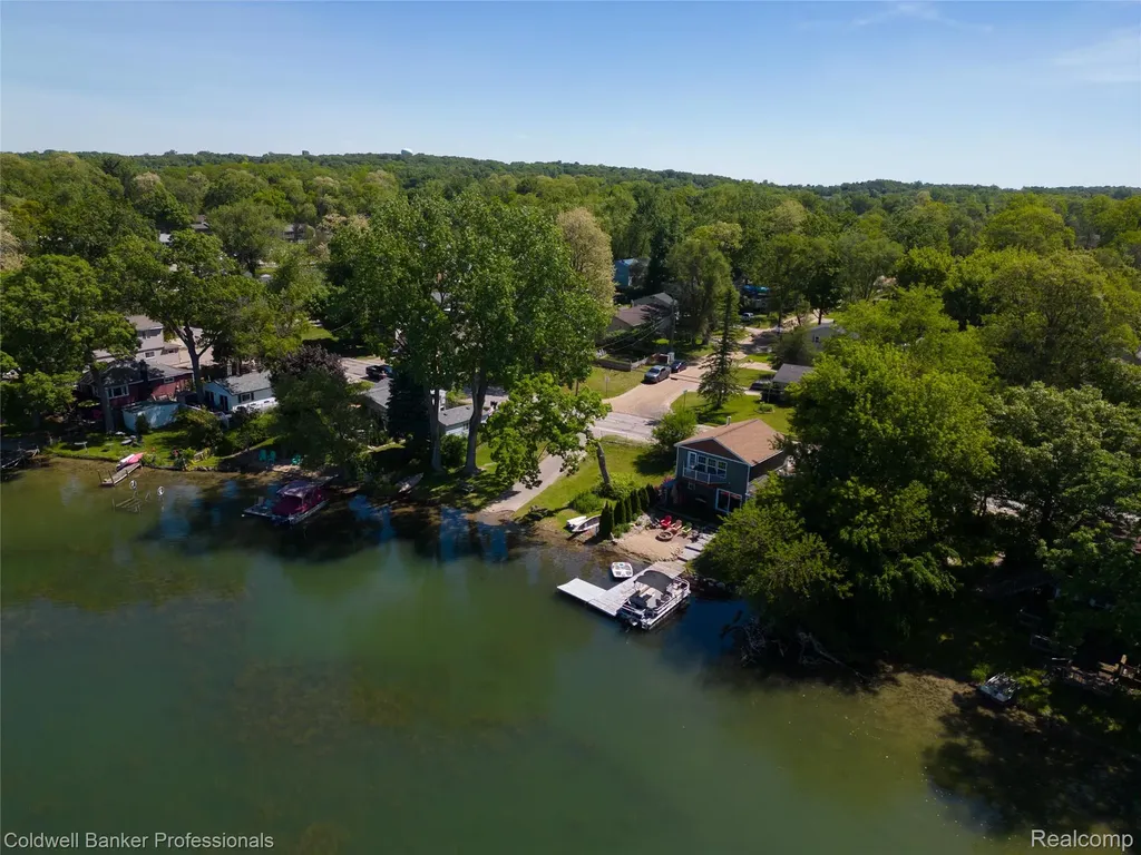 1000 Round Lake Road White Lake Charter Township MI 48386