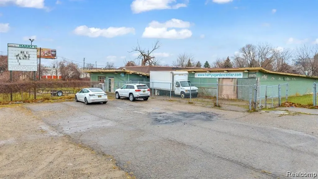 24500 Dequindre Road Warren City MI 48091