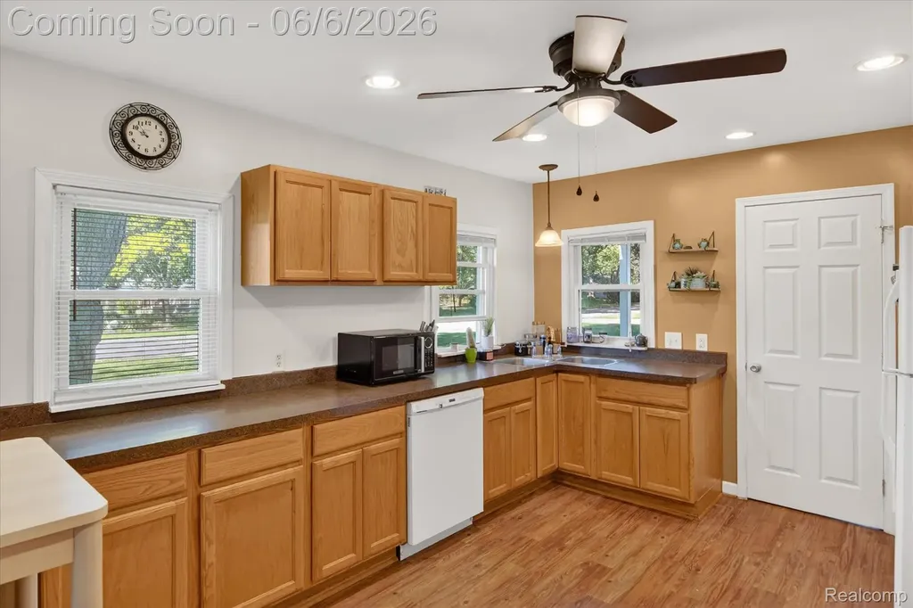36600 Mcbride Street Romulus City MI 48174