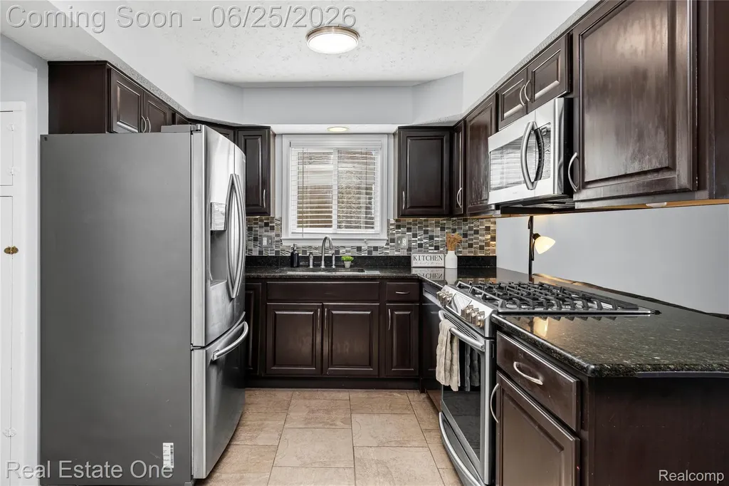 12235 Brougham Drive Sterling Heights City MI 48312