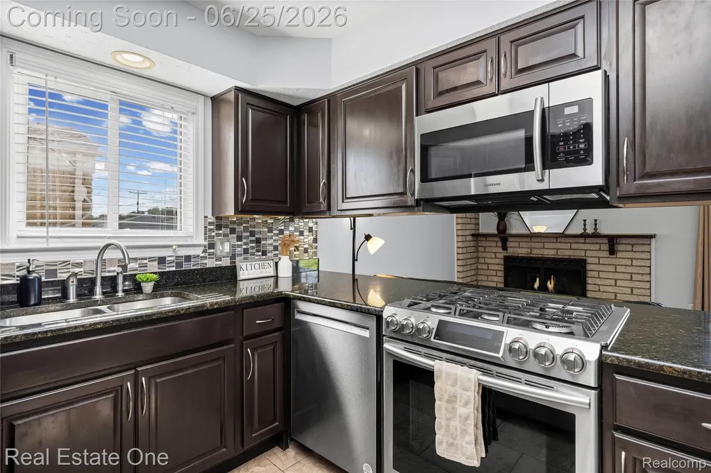 12235 Brougham Drive Sterling Heights City MI 48312