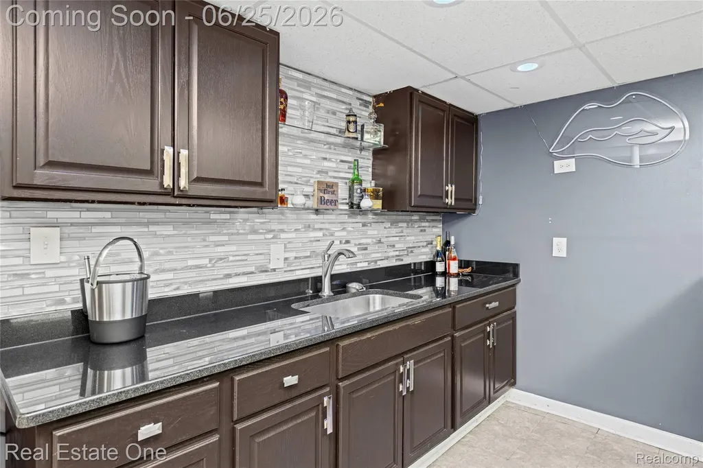 12235 Brougham Drive Sterling Heights City MI 48312