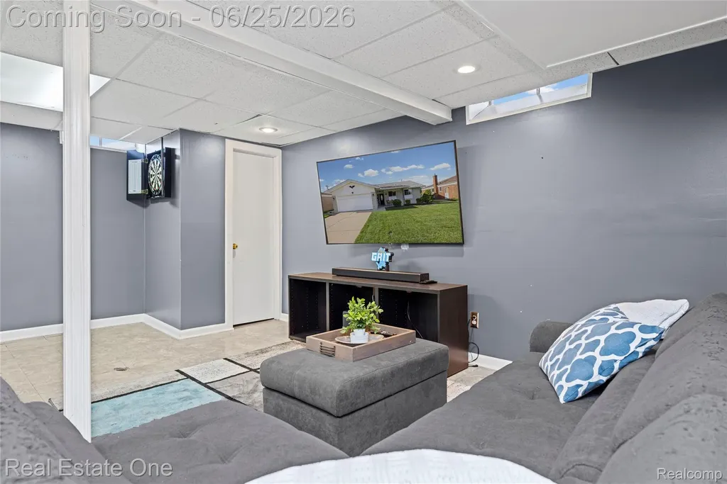 12235 Brougham Drive Sterling Heights City MI 48312