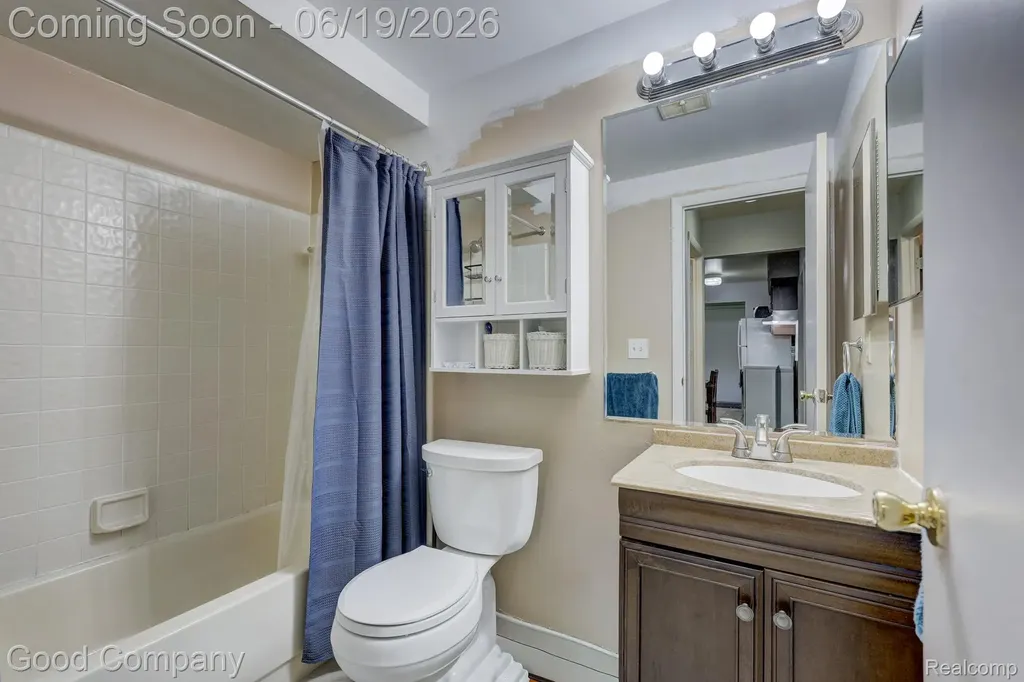 43244 Mound Road Sterling Heights City MI 48314