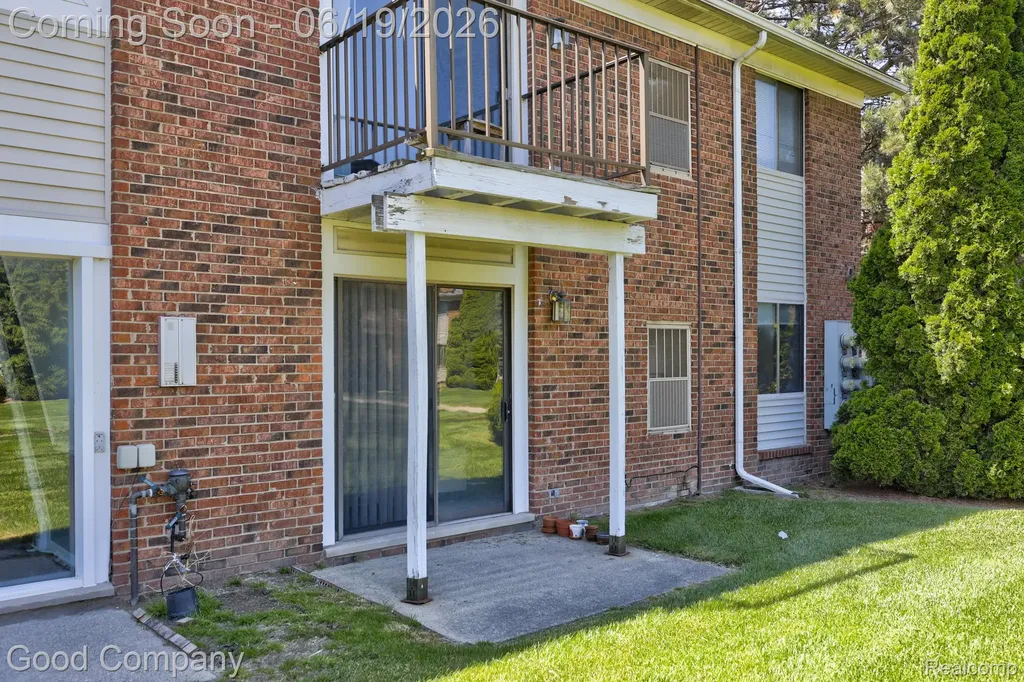 43244 Mound Road Sterling Heights City MI 48314