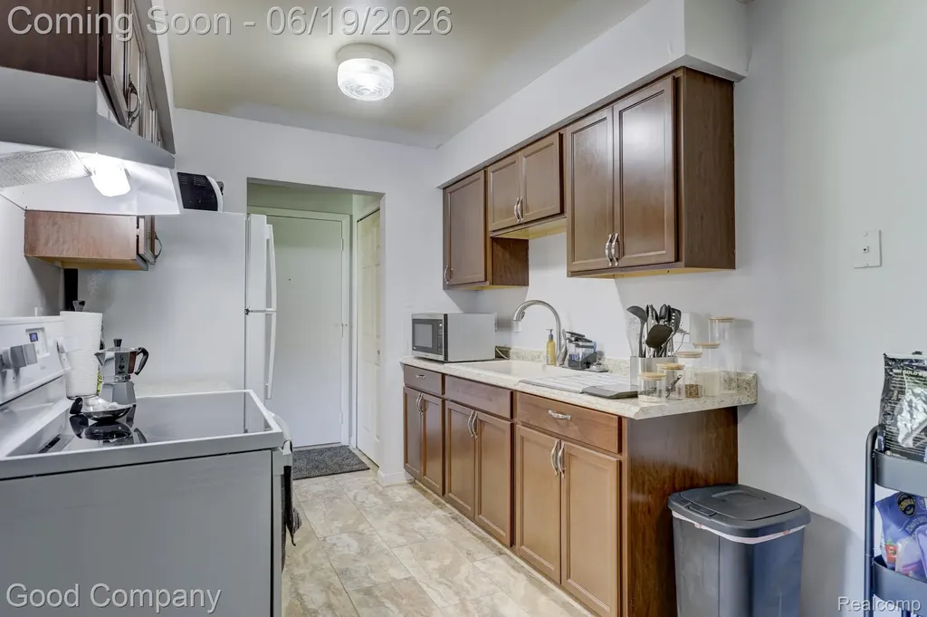 43244 Mound Road Sterling Heights City MI 48314