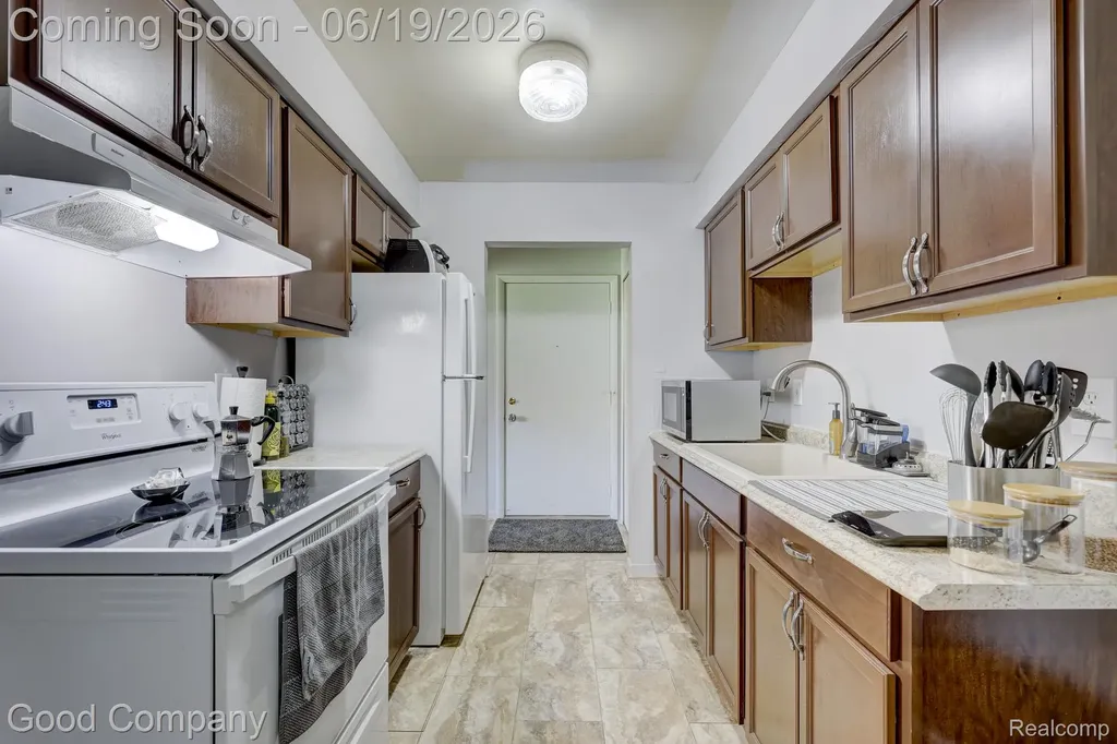 43244 Mound Road Sterling Heights City MI 48314