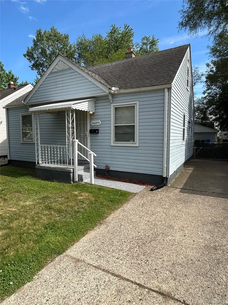 24095 Stanford Street Dearborn Heights City MI 48125