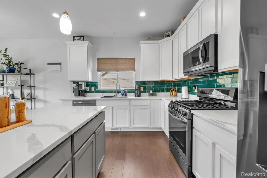 3173 Roma Court Wixom City MI 48393