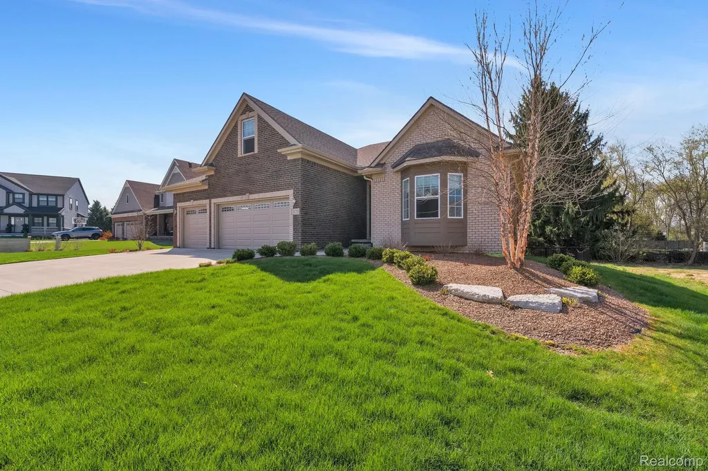 3173 Roma Court Wixom City MI 48393
