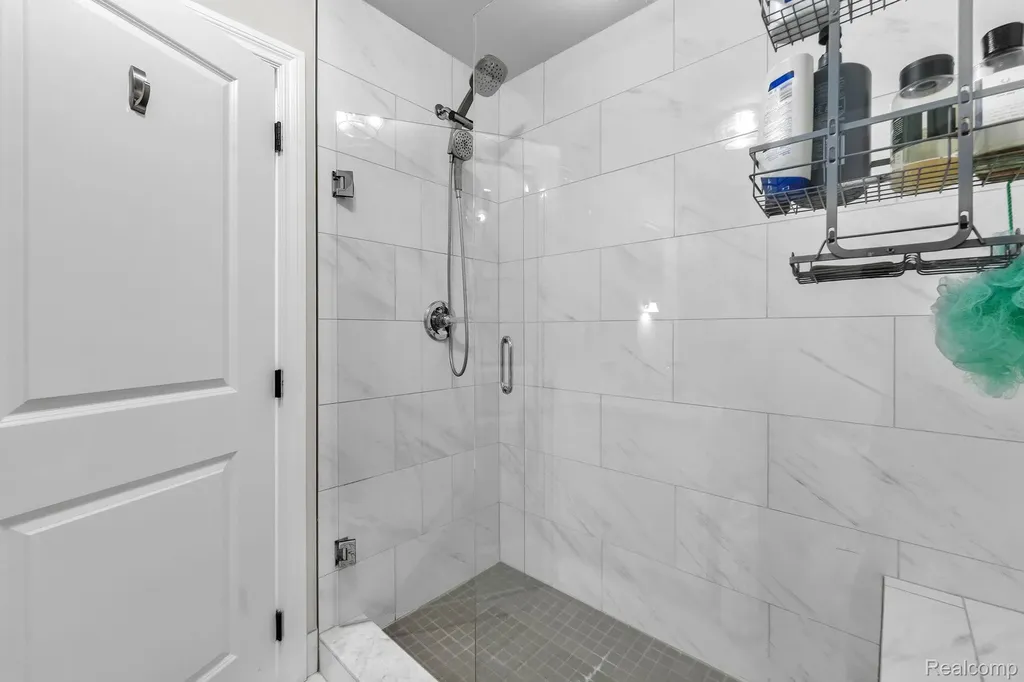 3173 Roma Court Wixom City MI 48393