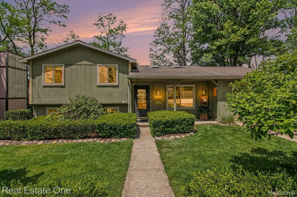 520 W Huron Street Milford Village MI 48381