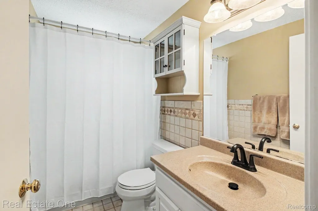 520 W Huron Street Milford Village MI 48381